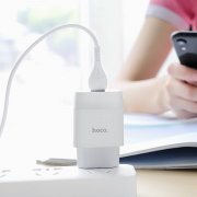 Превью Сетевое зарядное устройство HOCO C72A Glorious с кабелем micro-USB (белое) &mdash; 12